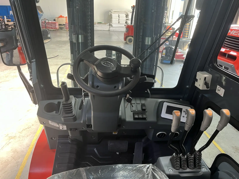 Heli H4 / 1.5-3.8t Electric forklift truck - Image 8