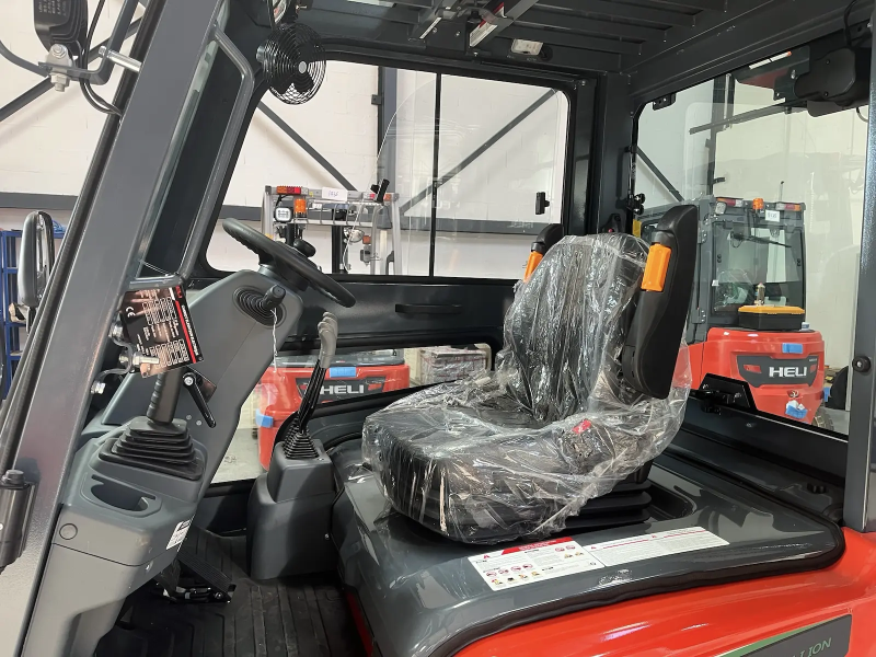 Heli H4 / 1.5-3.8t Electric forklift truck - Image 9