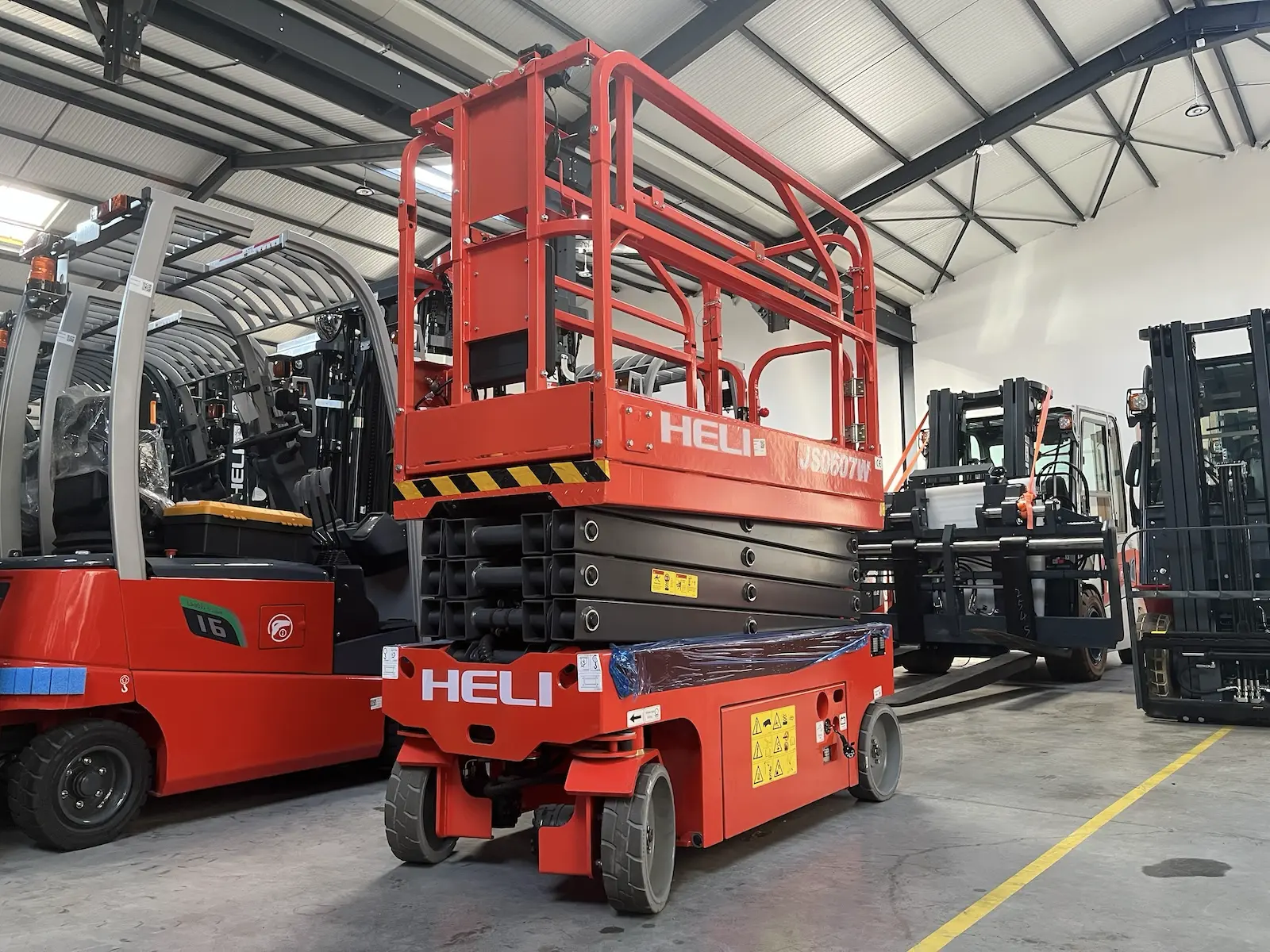 Heli JS0607W Self-Propelled Aerial Work Platform - Image 4